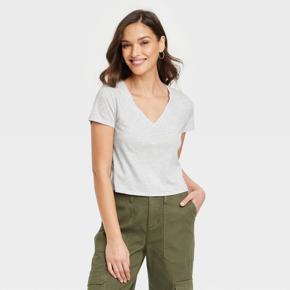 Universal Thread Shrunken V-Neck T-Shirt Womens M Heather Grey Cotton NWT
